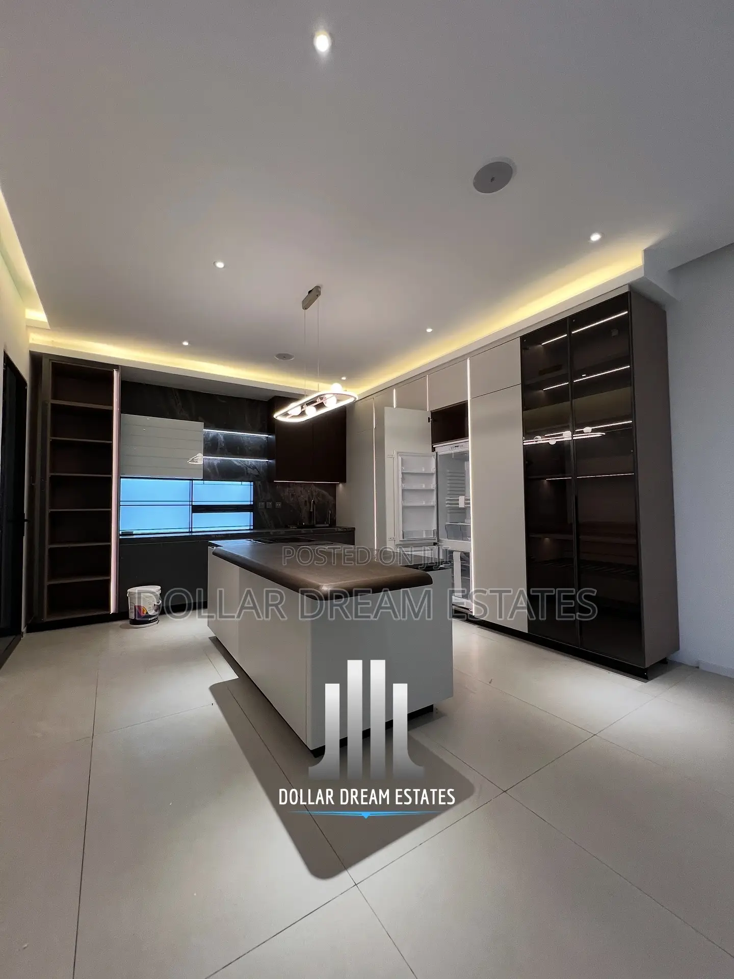 5bdrm House in East Legon for sale