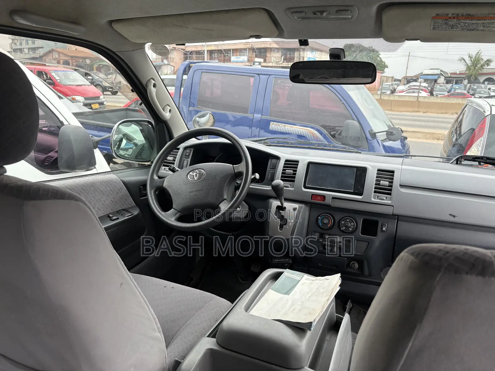 Toyota HiAce 2012 Silver