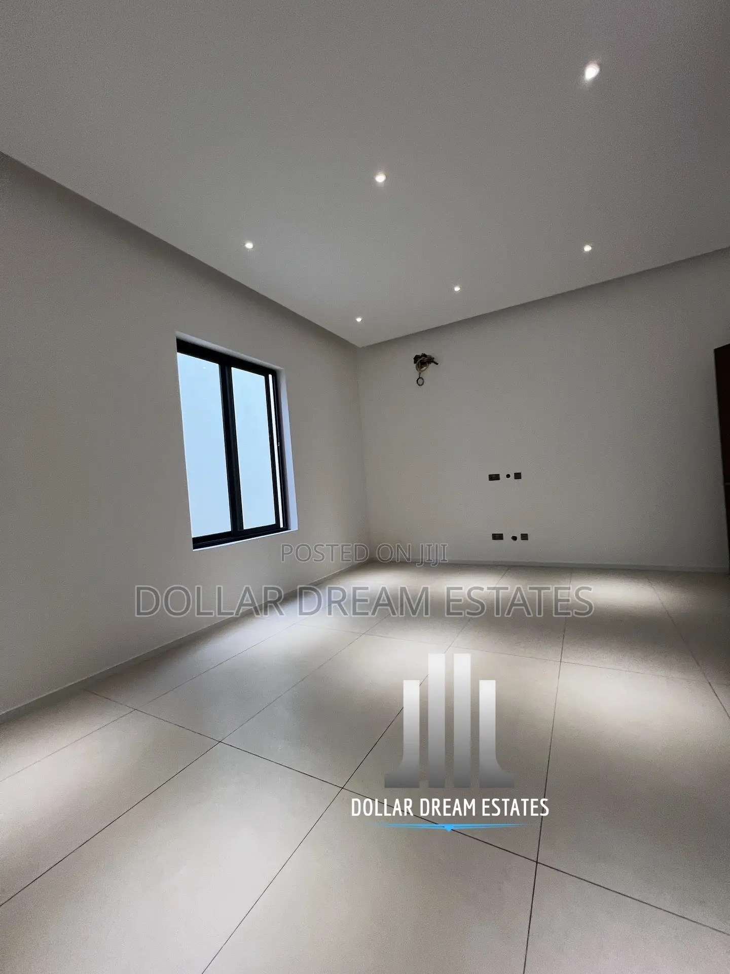 5bdrm House in East Legon for sale