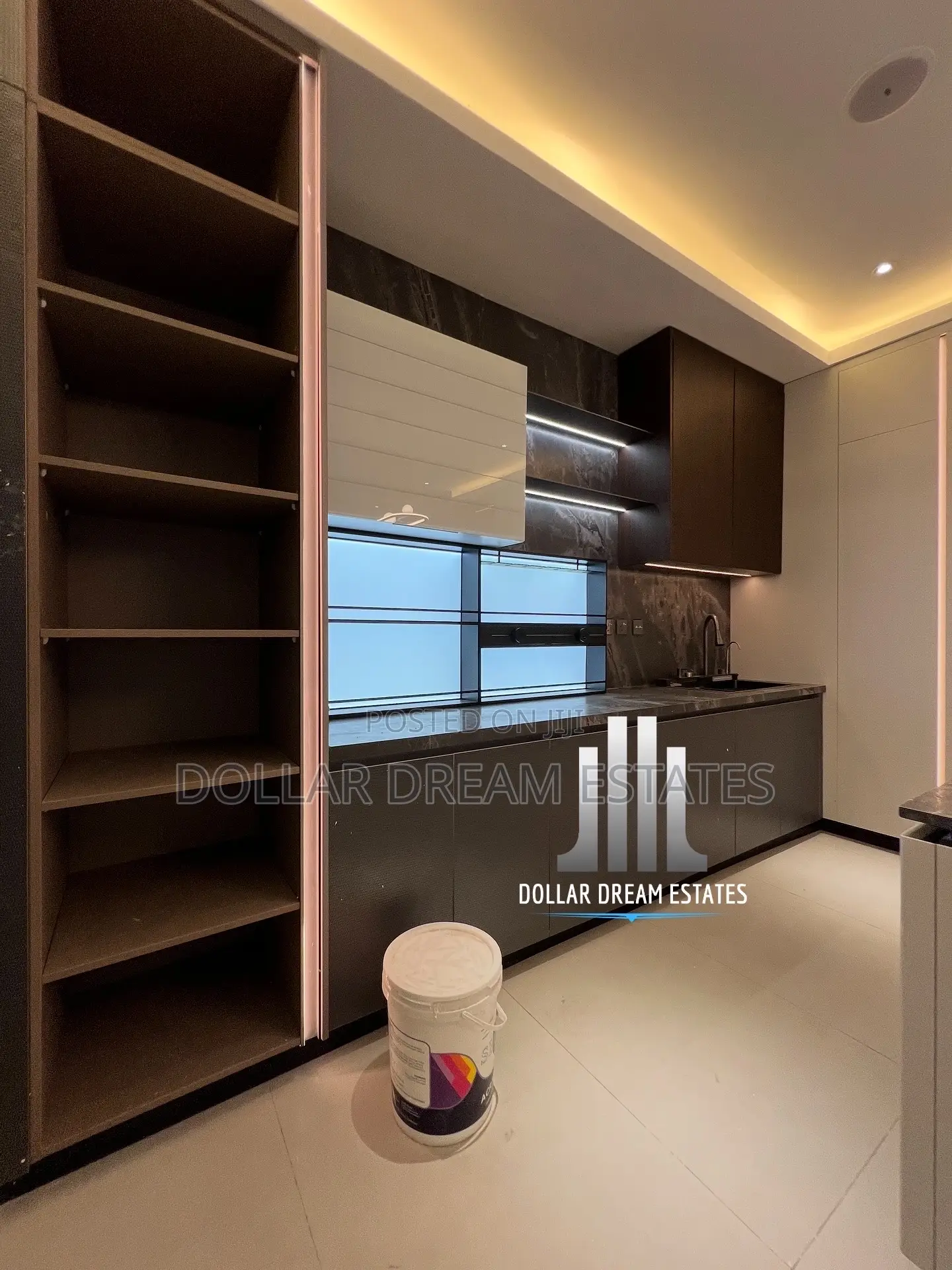 5bdrm House in East Legon for sale