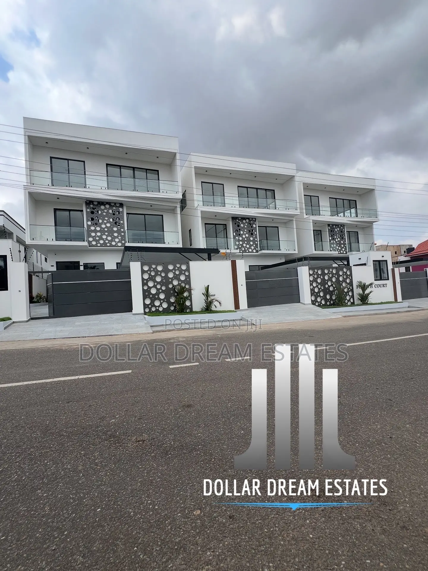 5bdrm House in East Legon for sale