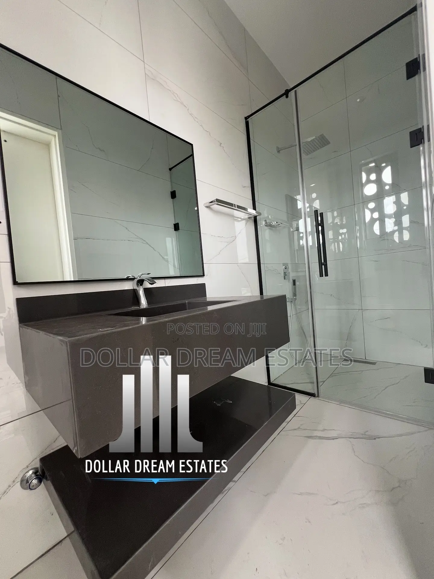 5bdrm House in East Legon for sale