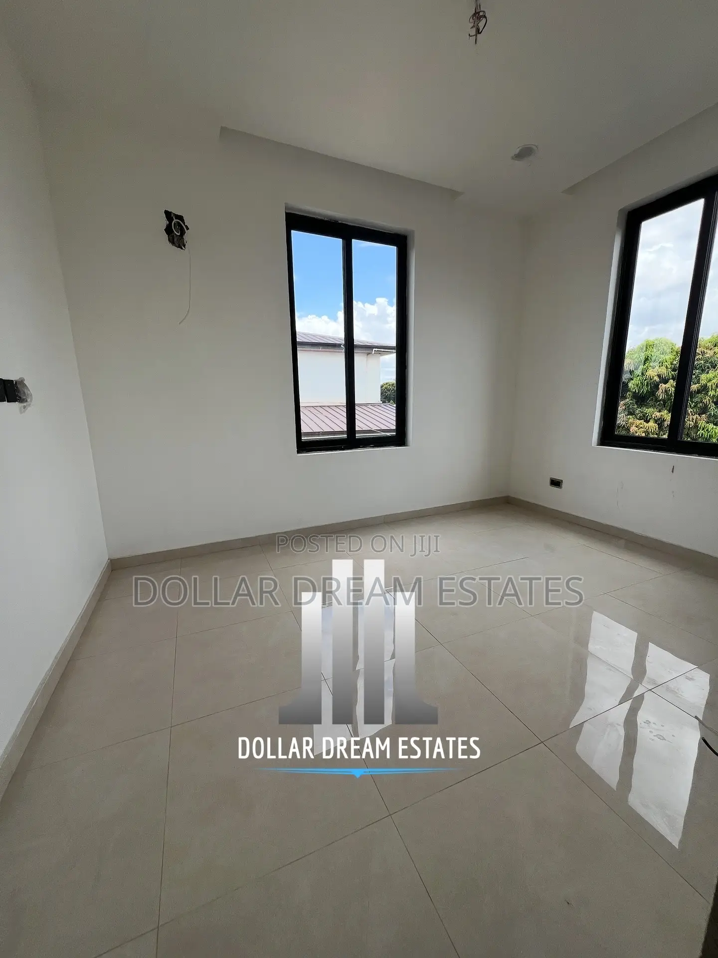 4bdrm Townhouse / Terrace in North Legon for rent