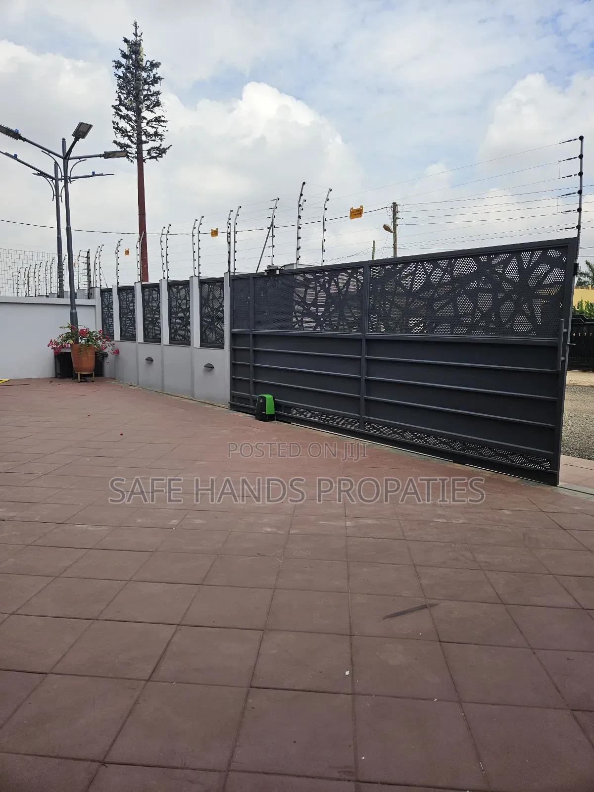 Furnished 6bdrm Apartment in Adjiringanor Close, Accra Metropolitan