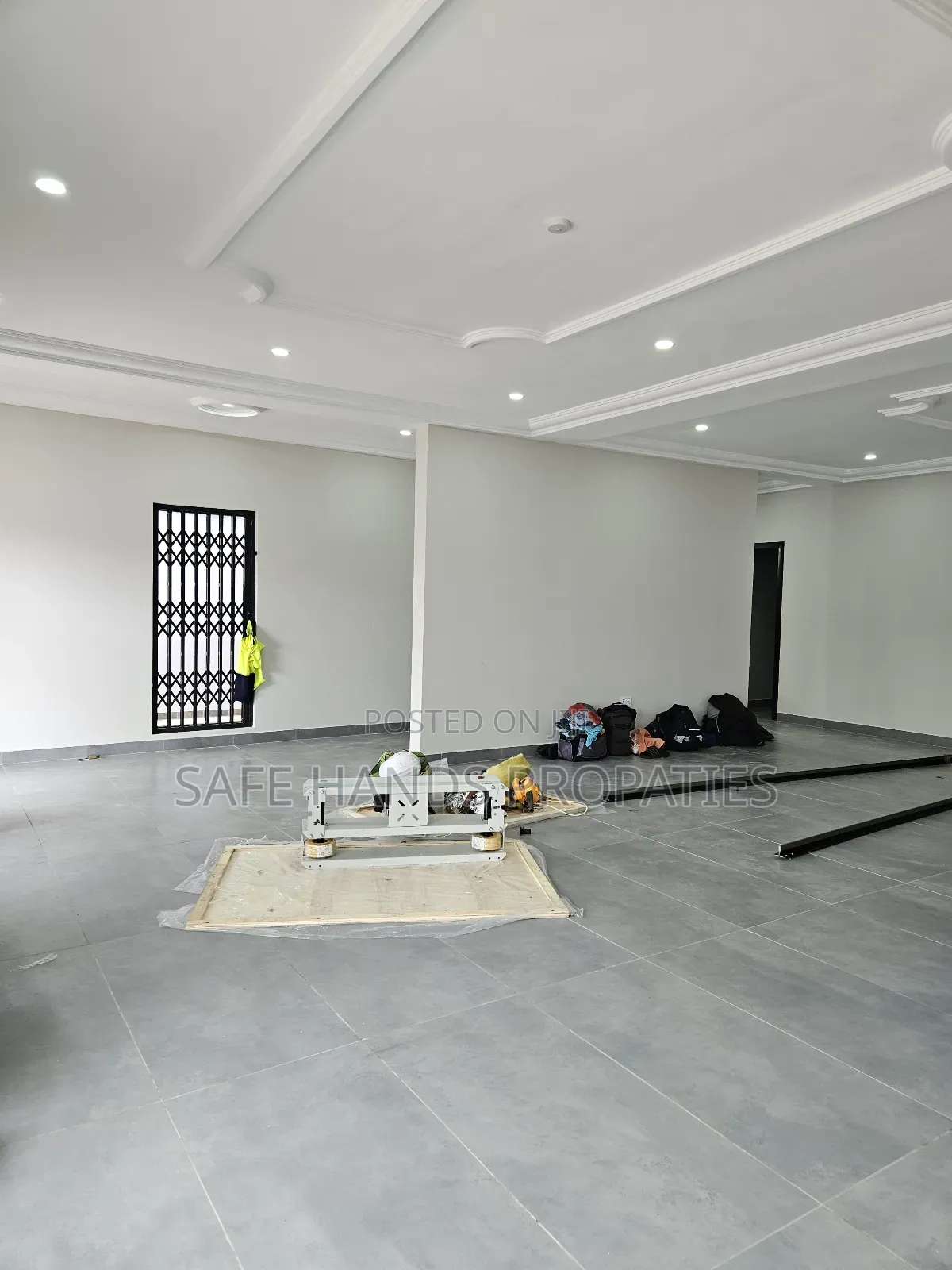 Furnished 6bdrm Apartment in Adjiringanor Close, Accra Metropolitan