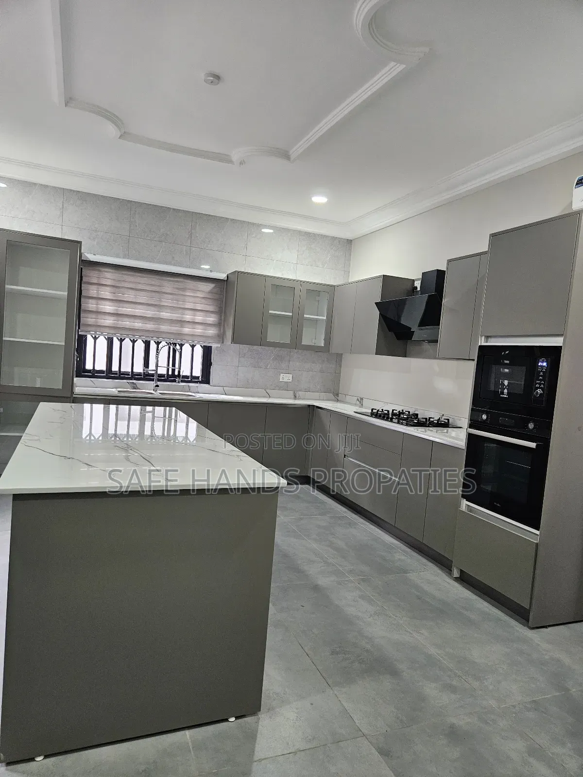 Furnished 6bdrm Apartment in Adjiringanor Close, Accra Metropolitan