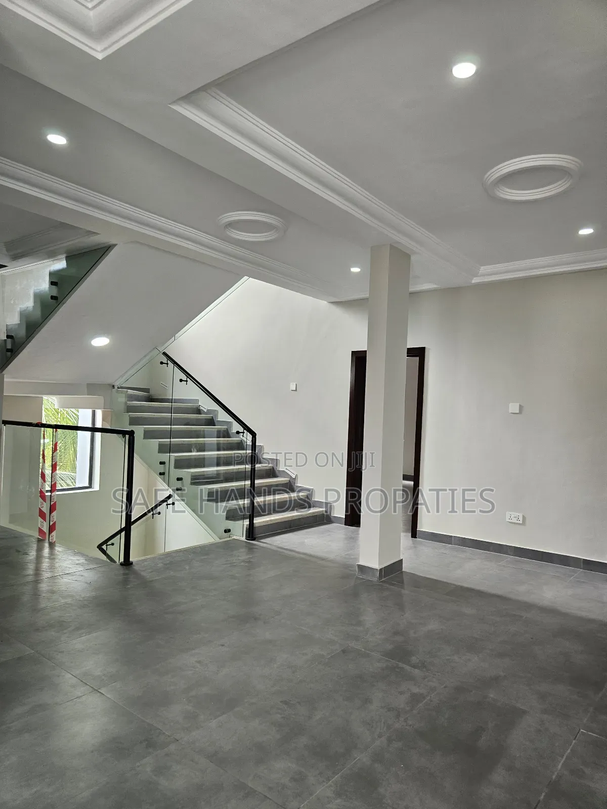 Furnished 6bdrm Apartment in Adjiringanor Close, Accra Metropolitan
