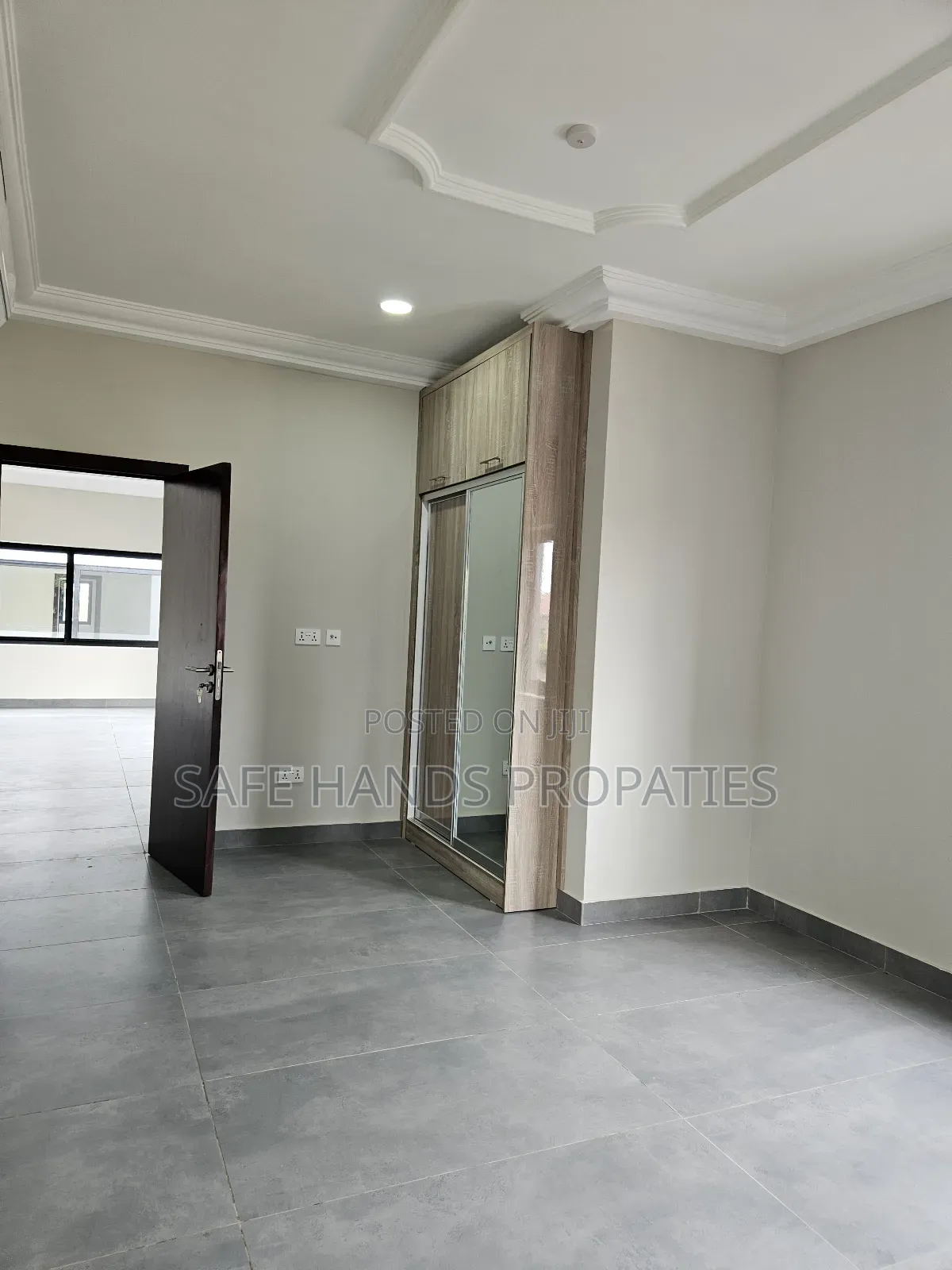 Furnished 6bdrm Apartment in Adjiringanor Close, Accra Metropolitan