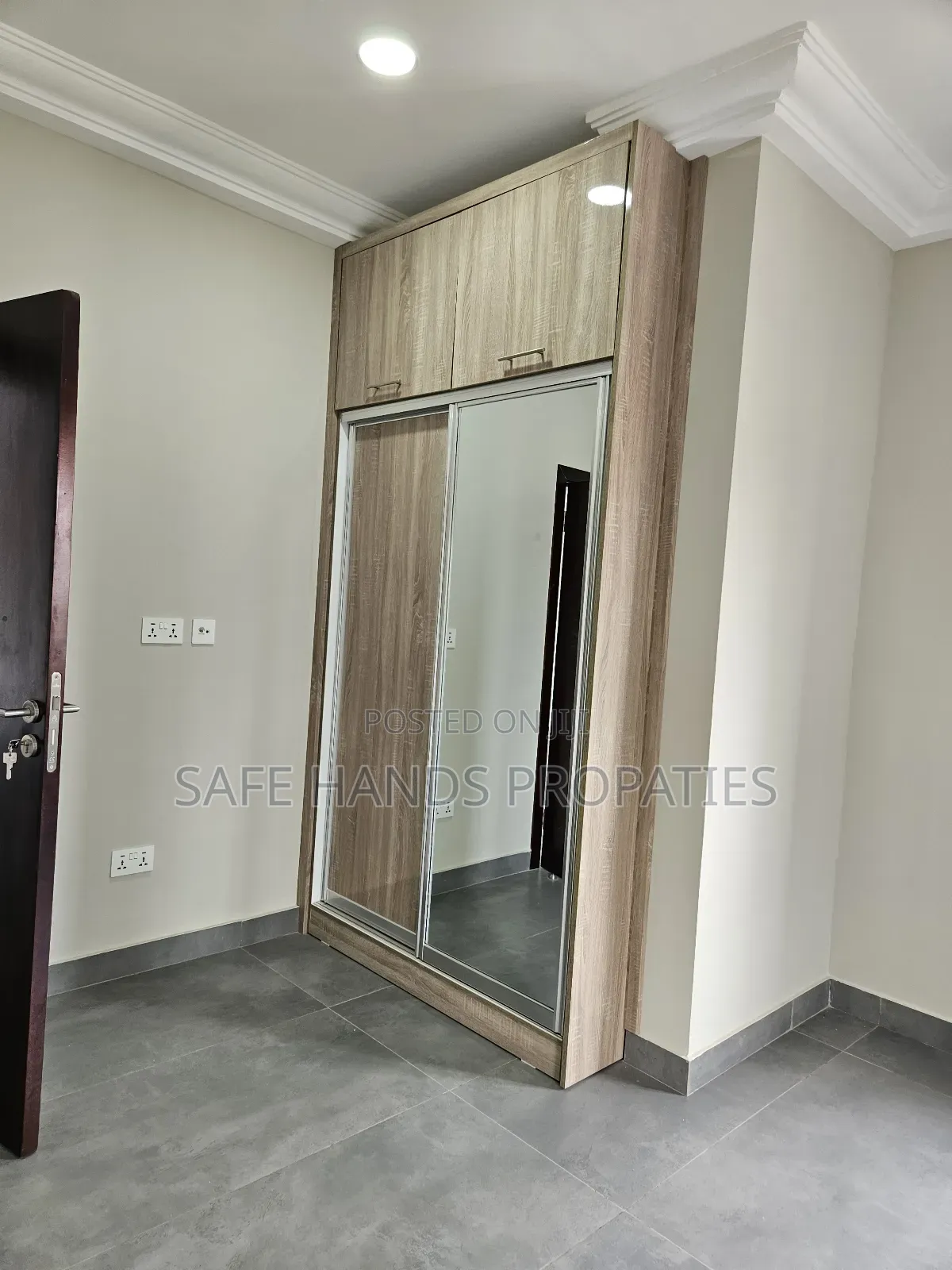 Furnished 6bdrm Apartment in Adjiringanor Close, Accra Metropolitan