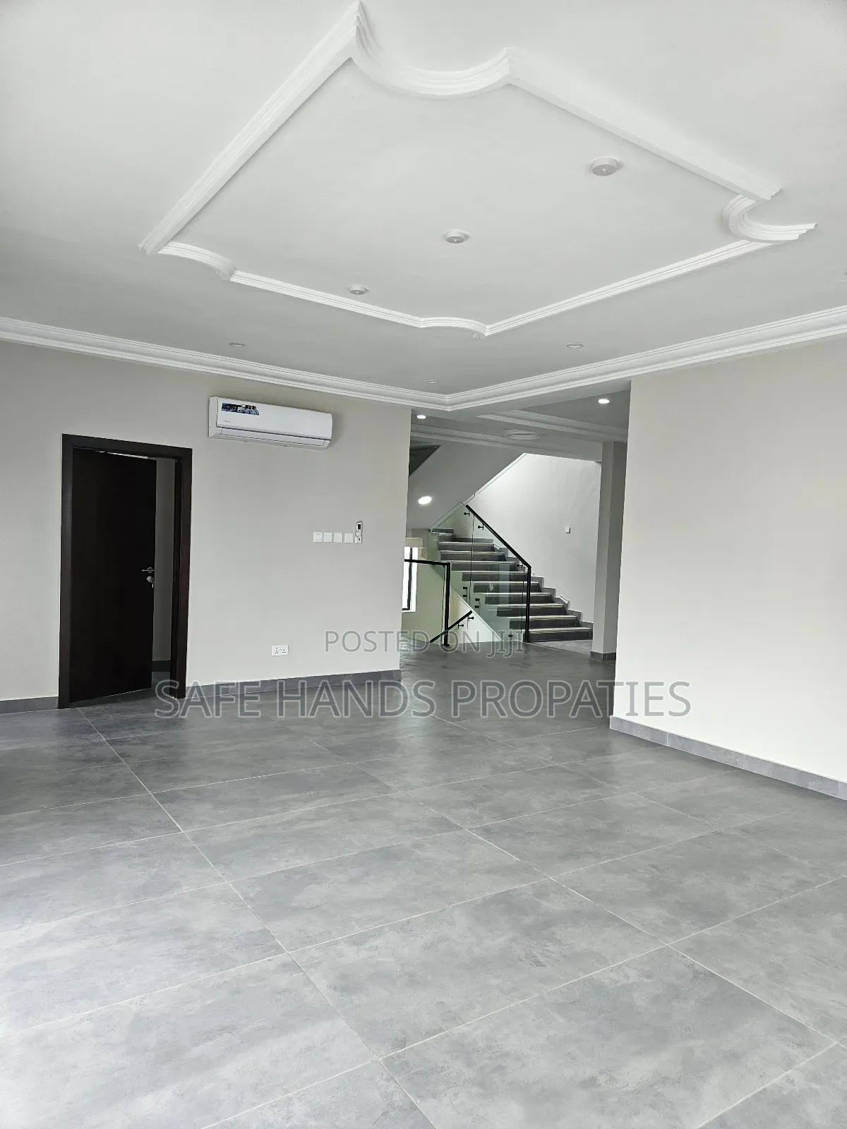 Furnished 6bdrm Apartment in Adjiringanor Close, Accra Metropolitan
