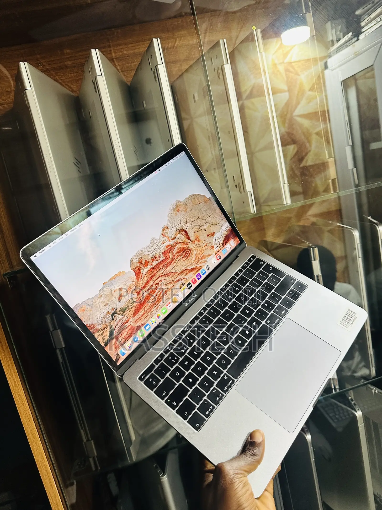 Laptop Apple MacBook Pro 2017 8GB Intel Core I5 SSD 128GB