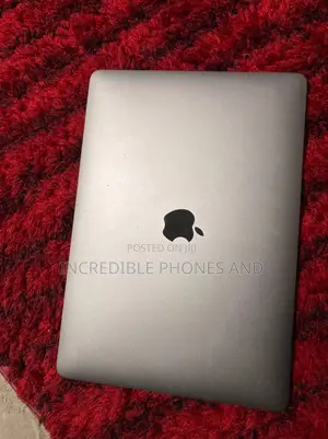 New Laptop Apple MacBook Pro 2019 16GB Intel Core i7 SSD 256GB
