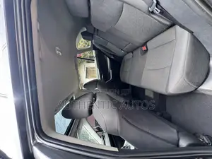 Toyota RAV4 XLE 2021 Gray