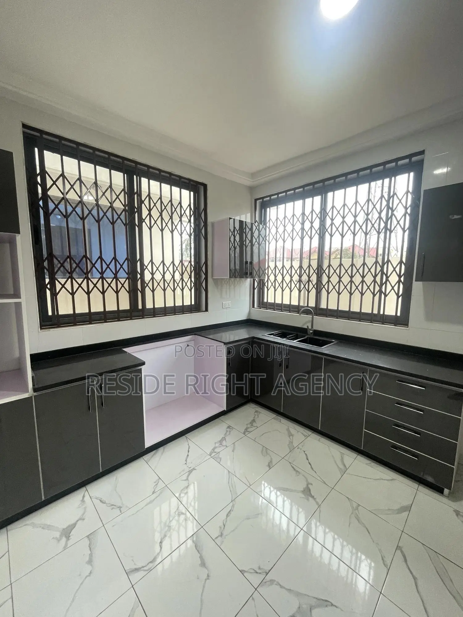 3bdrm House in Oyarifa for sale