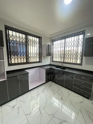 3bdrm House in Oyarifa for sale