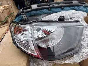 L200 2009-2012 Headlight Pair