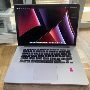 Laptop Apple MacBook Pro 2015 16GB Intel Core I7 SSD 256GB