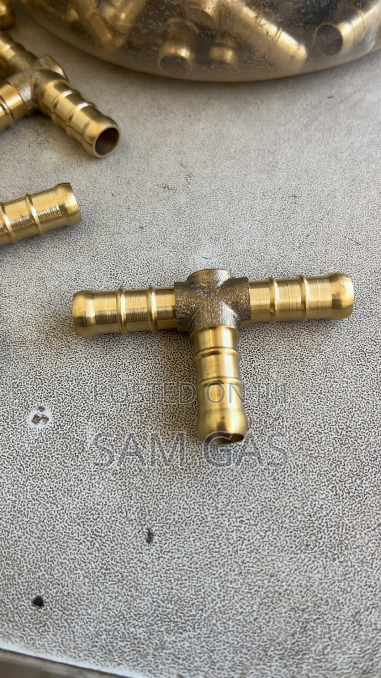 T Shape Gas Connector