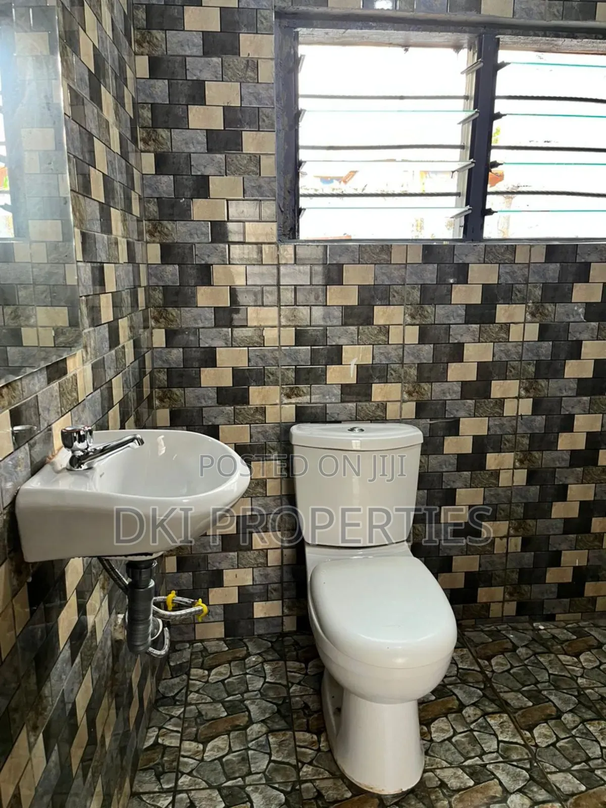 1bdrm Apartment in Dki Properties, Oyibi for rent