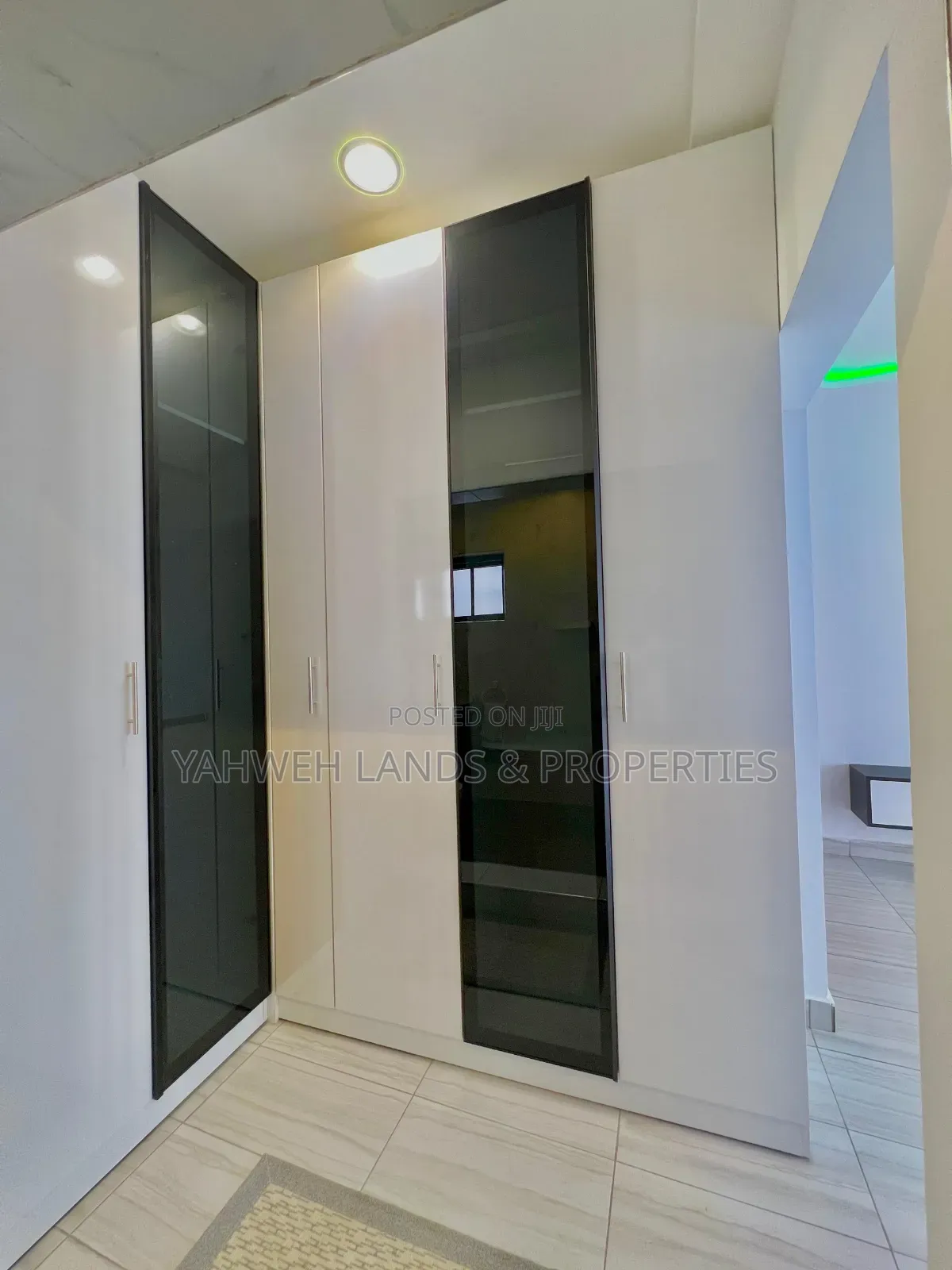 Furnished 4bdrm Townhouse / Terrace in Lashibi for rent