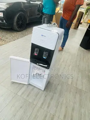 Energy-Efficient Pearl Water Chiller With Bottom Freezer