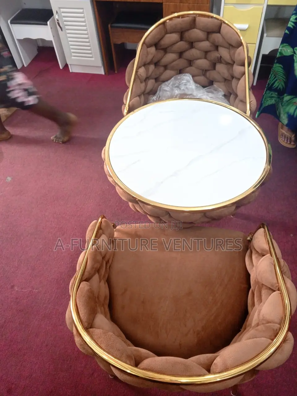 Executive Coffee Table With 2 Chairs