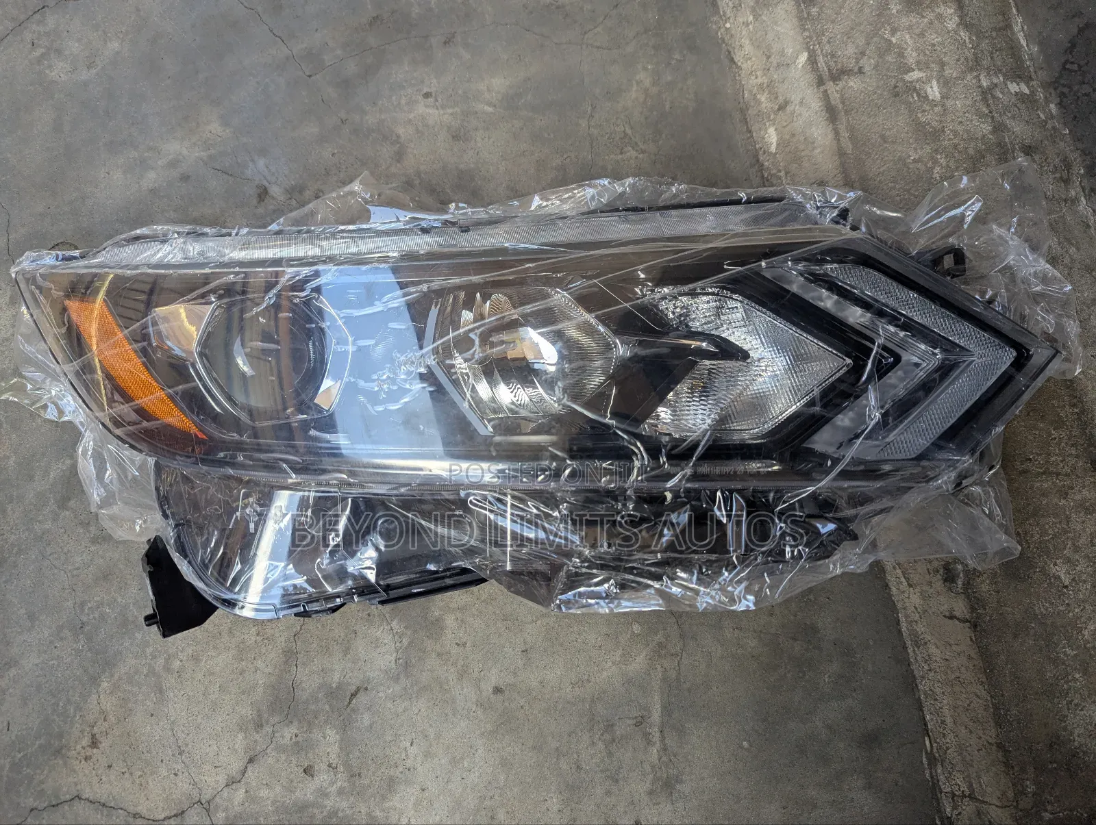 Nissan Rogue 2017,2018,2019,2020 Headlight