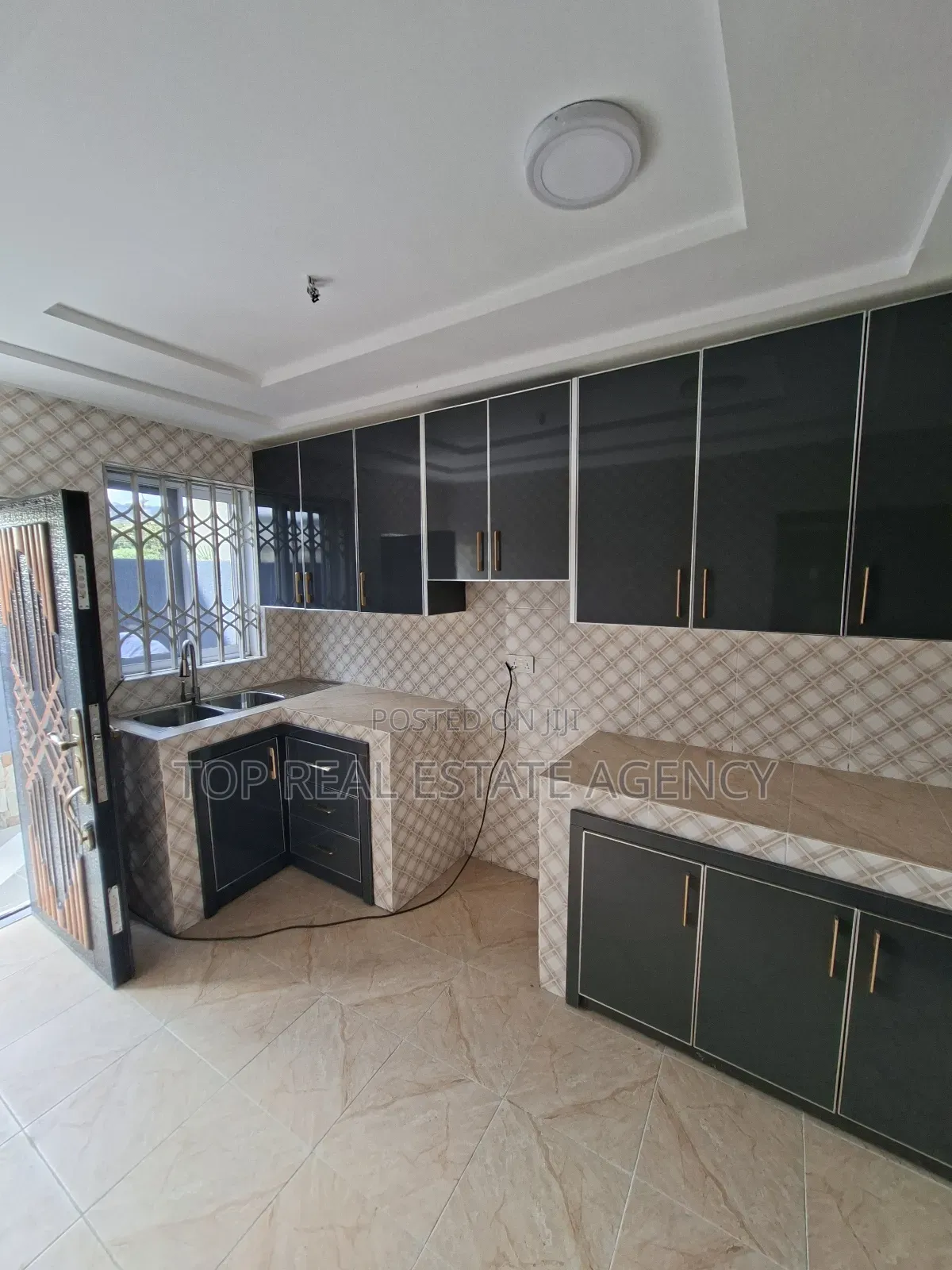 2bdrm Apartment in Oyarifa Ayi Mensah for rent