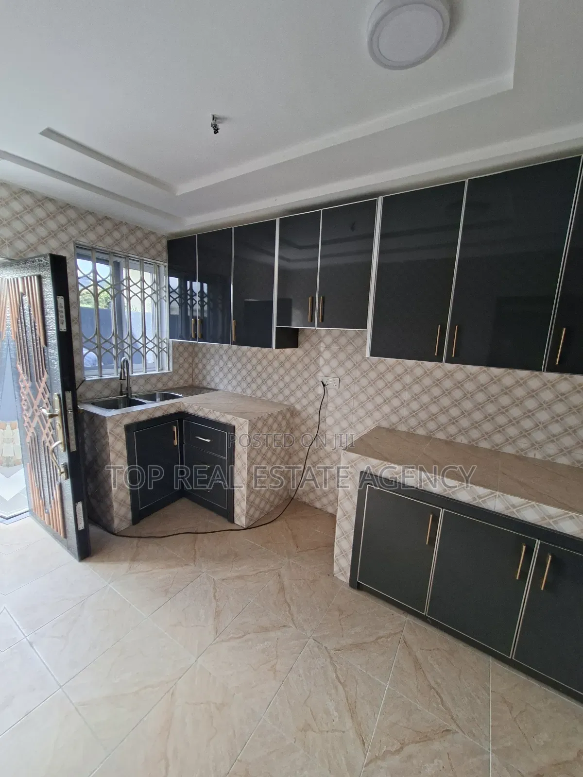 2bdrm Apartment in Oyarifa Ayi Mensah for rent