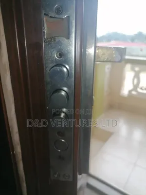 Security Door Fixer and Repair of Its Accessories