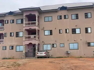 20bdrm Apartment in Takoradi for sale