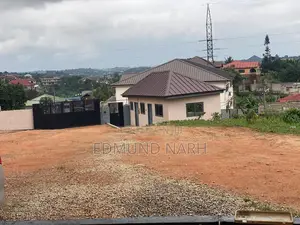 20bdrm Apartment in Takoradi for sale
