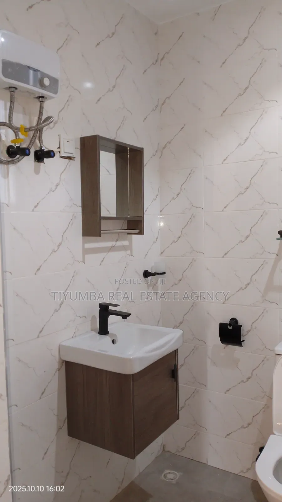 2bdrm Apartment in Tiyumba Real Estate, Haatso for rent