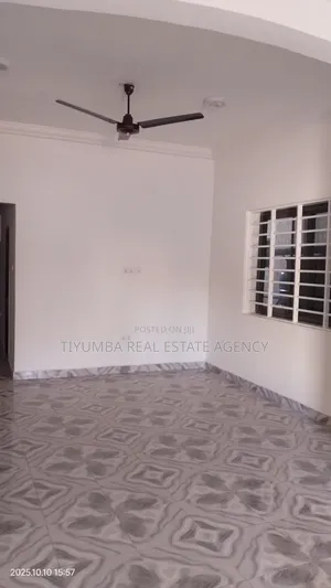 3bdrm Apartment in Tiyumba Real Estate, Haatso for rent