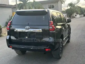 Toyota Land Cruiser Prado 2016 Black