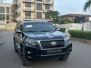 Toyota Land Cruiser Prado 2016 Black