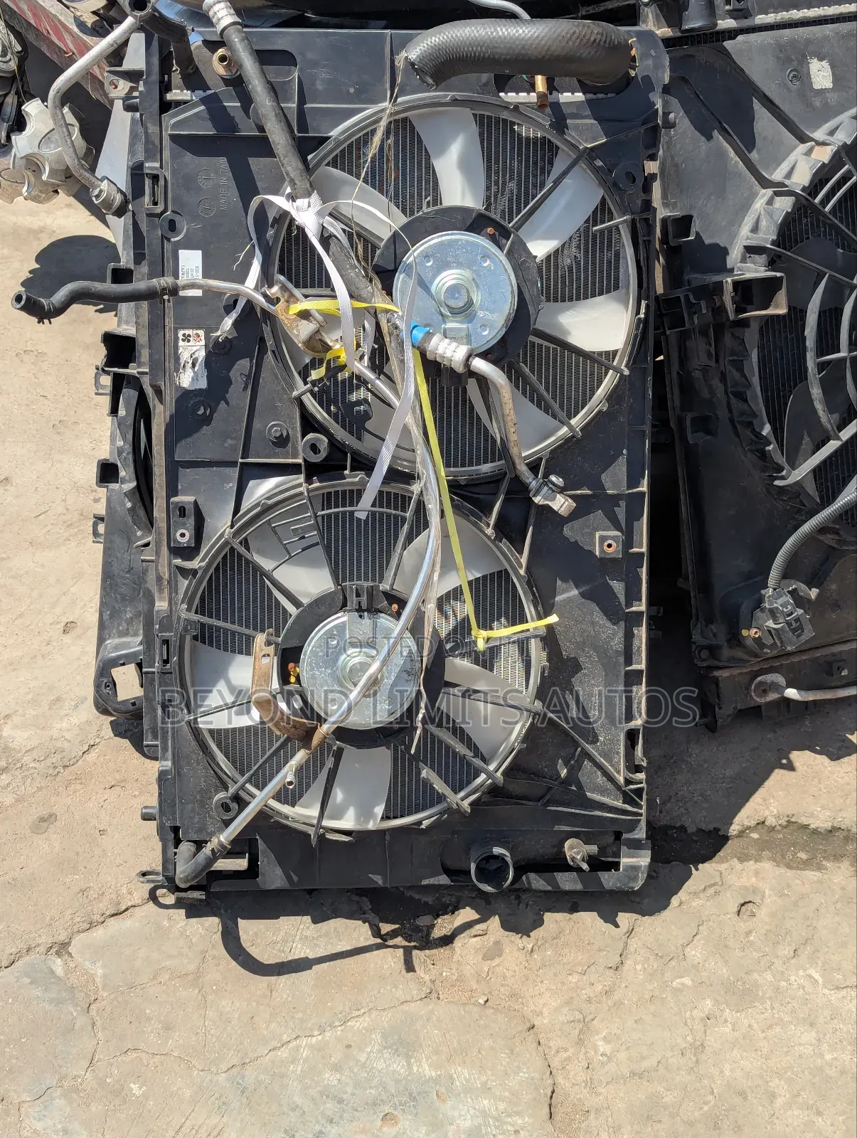 Toyota Rav4 2011,2012,2013,2014,2015,2016,2017,2018 Radiator and Fan
