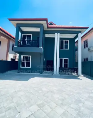 4bdrm Duplex in Lakeside, Tema Metropolitan for rent