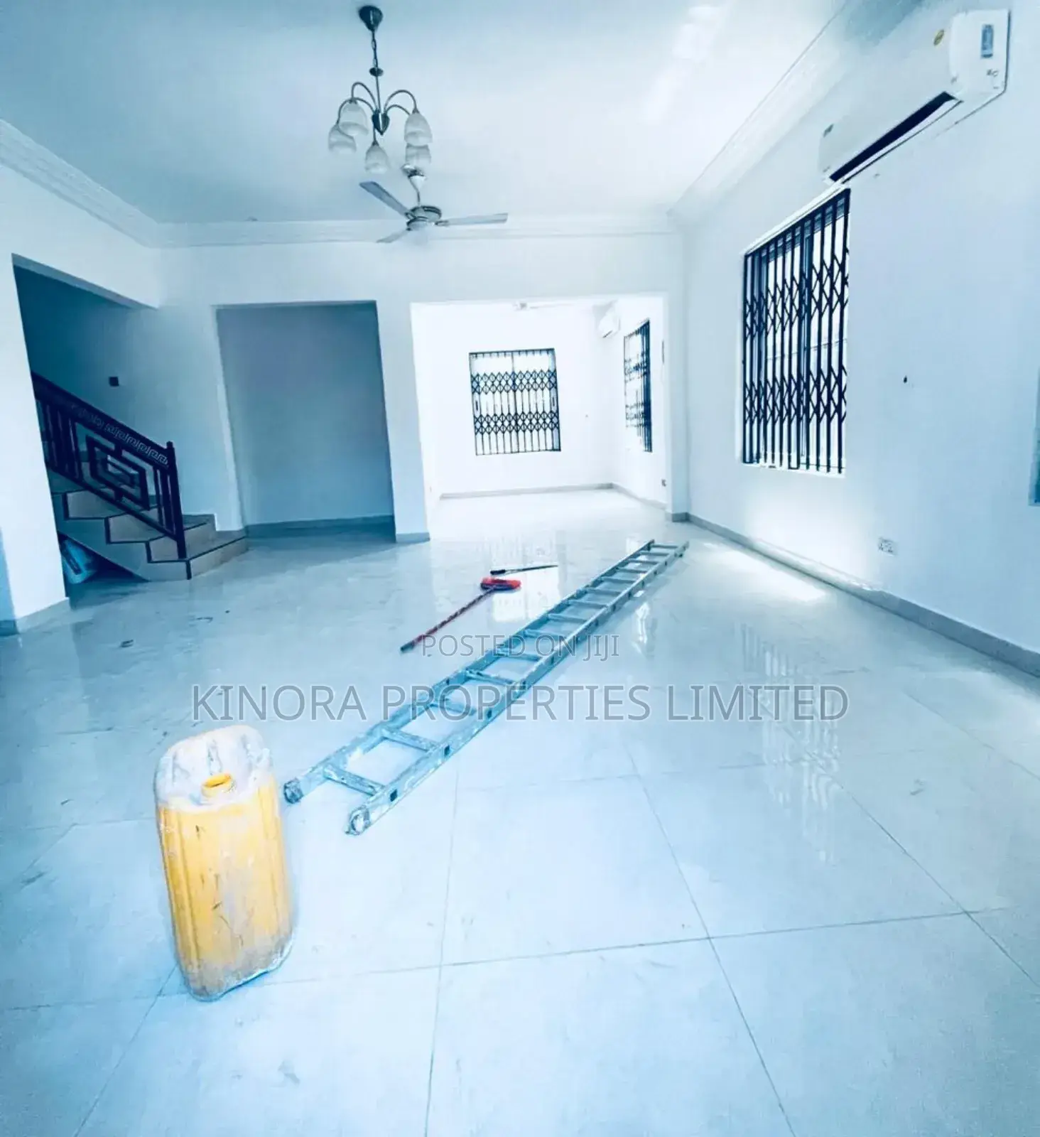 4bdrm Duplex in Lakeside, Tema Metropolitan for rent