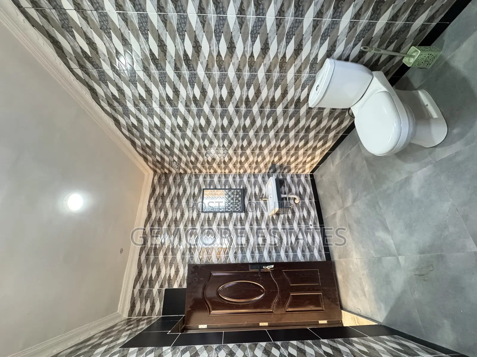 3bdrm Apartment in East Legon Hills for rent
