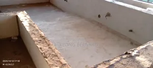 Adom Swimming Pool
