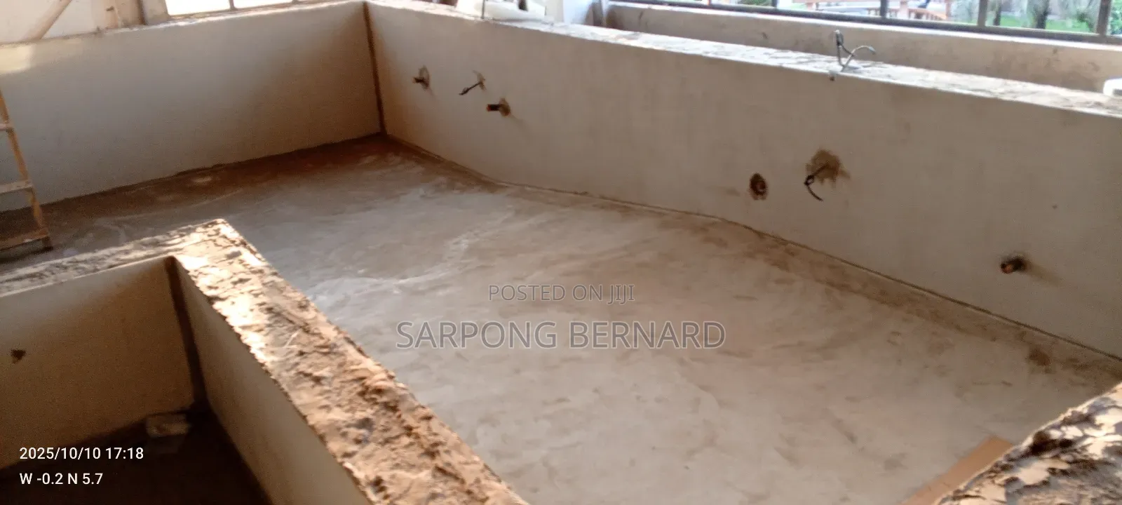 Adom Swimming Pool