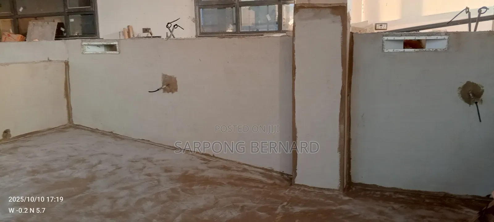 Adom Swimming Pool