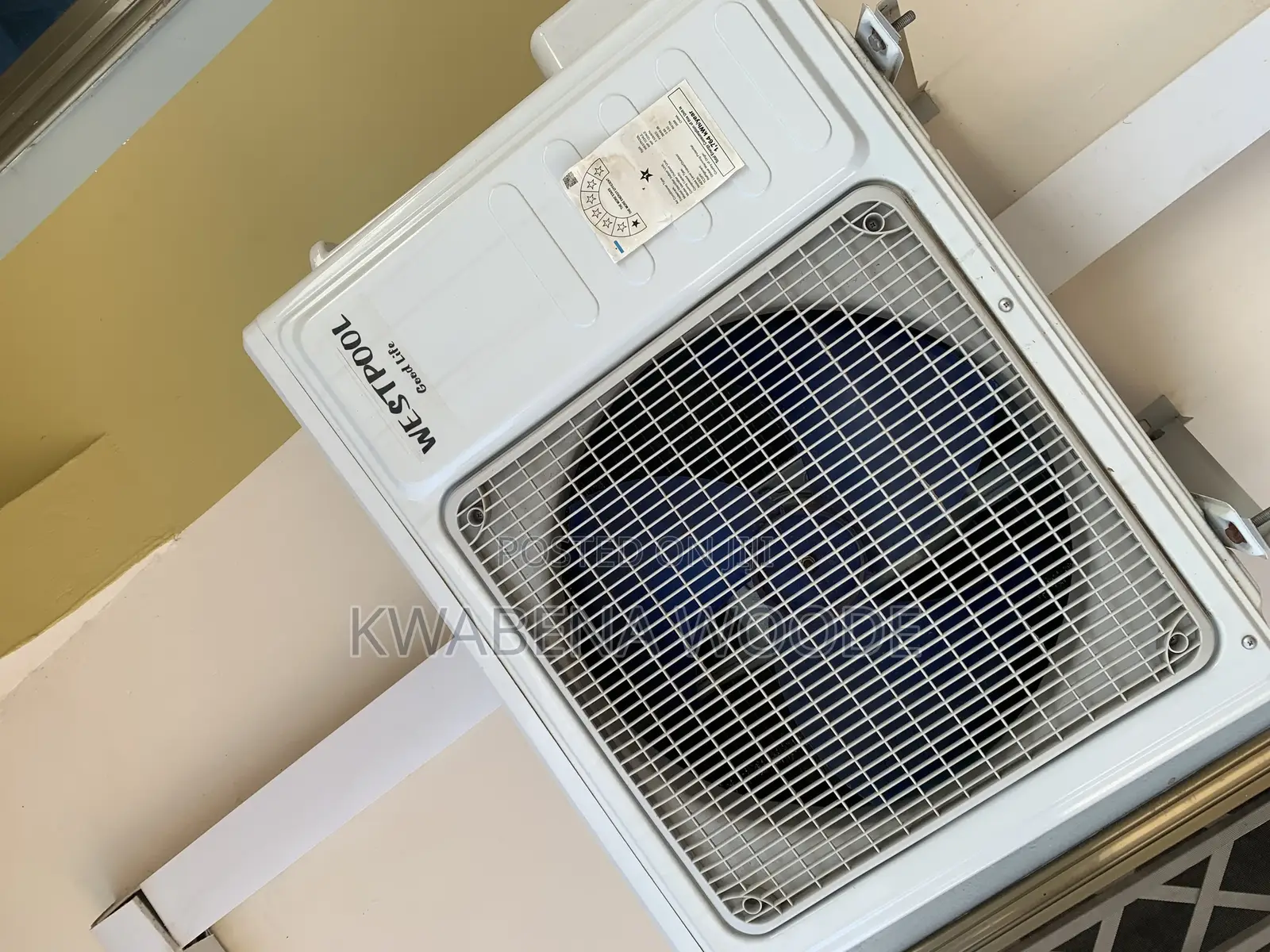 Few Months Air Conditioner 1.5hp Available at Cool Price