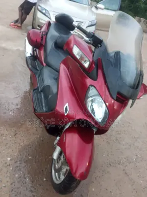 Suzuki Burgman 2010 Red