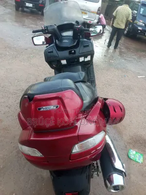 Suzuki Burgman 2010 Red