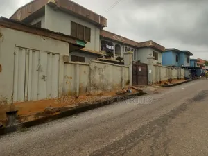8bdrm House in Breman Abusuakruwa, Kumasi Metropolitan for sale