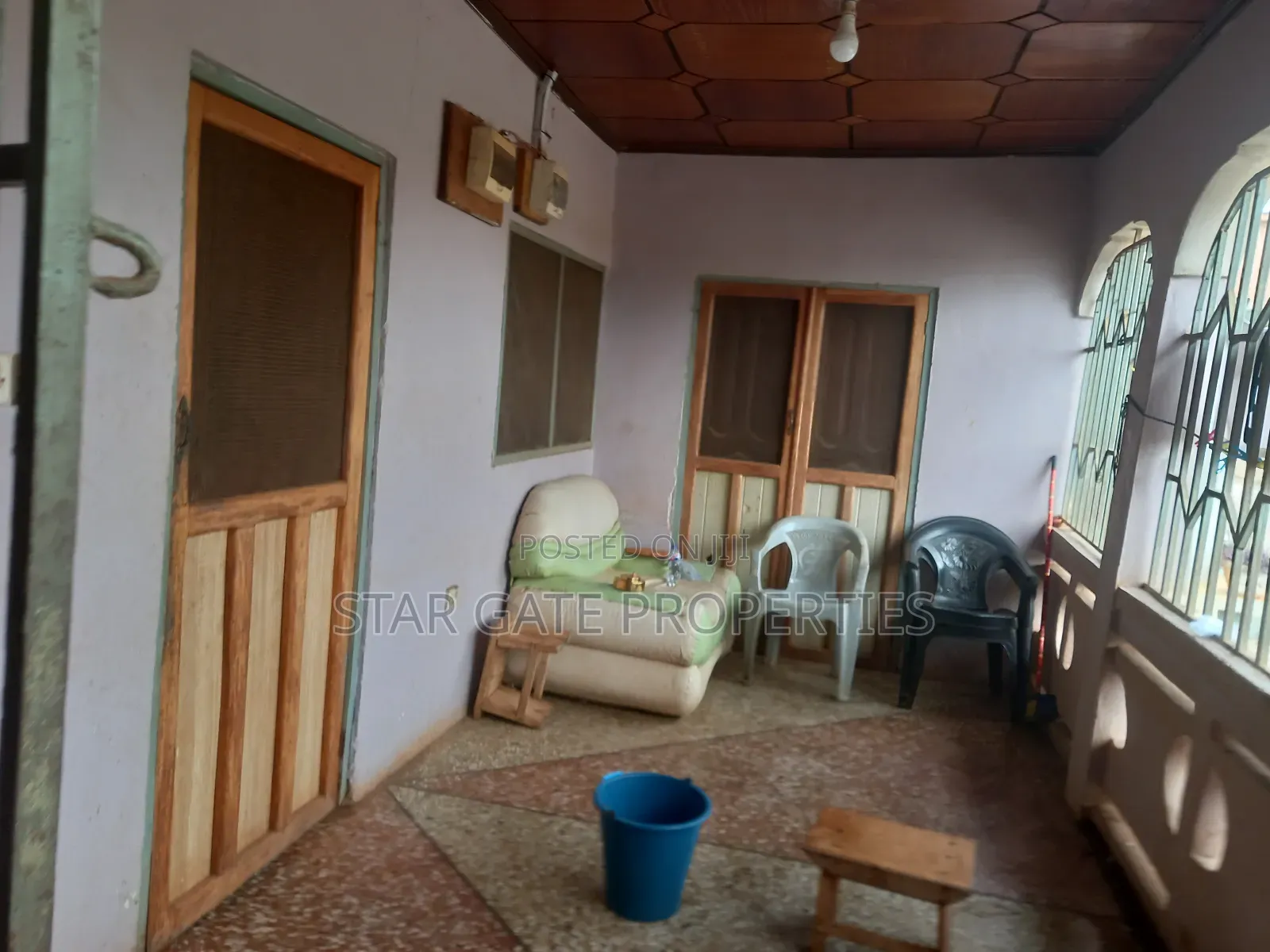8bdrm House in Breman Abusuakruwa, Kumasi Metropolitan for sale