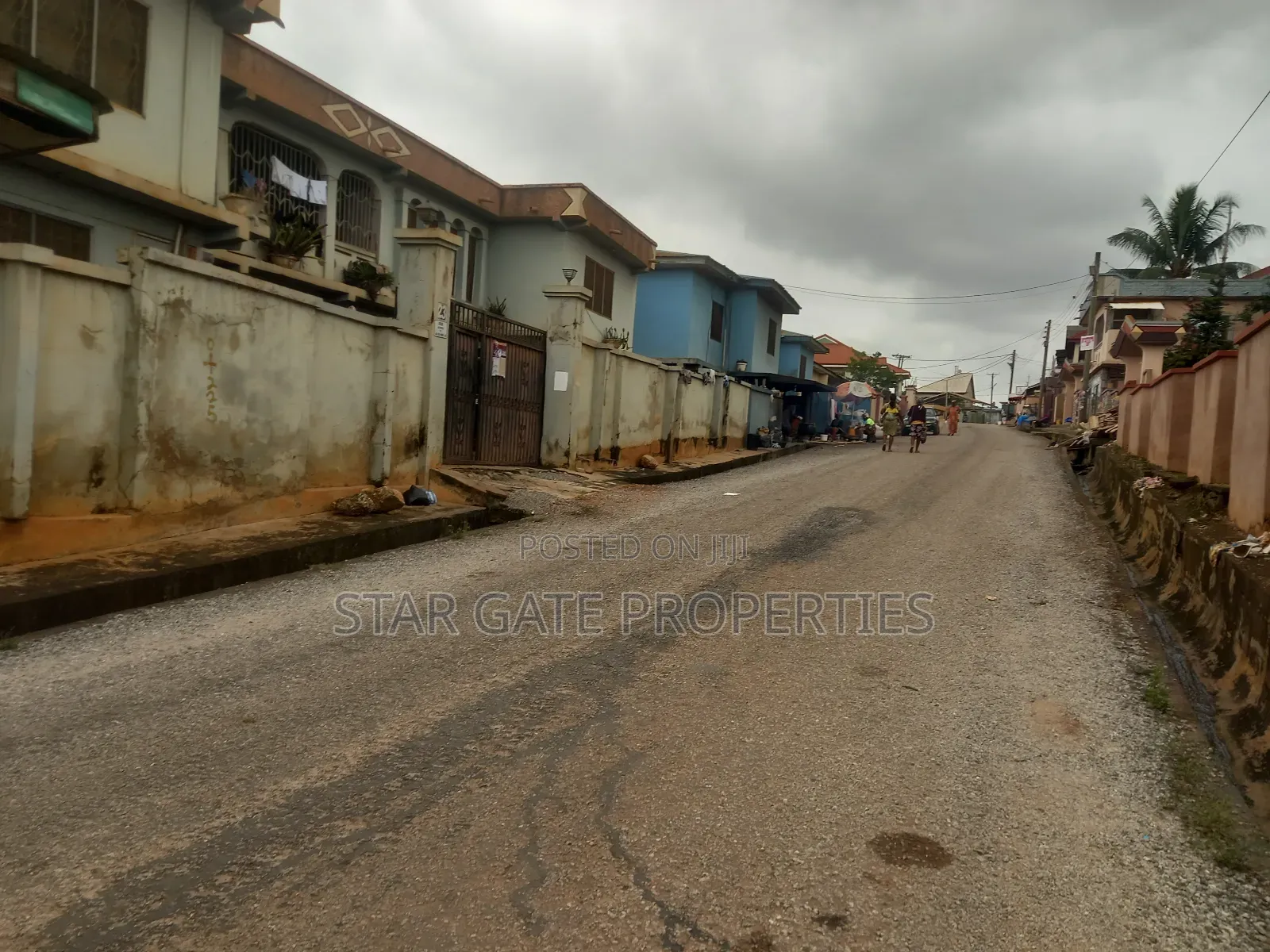 8bdrm House in Breman Abusuakruwa, Kumasi Metropolitan for sale