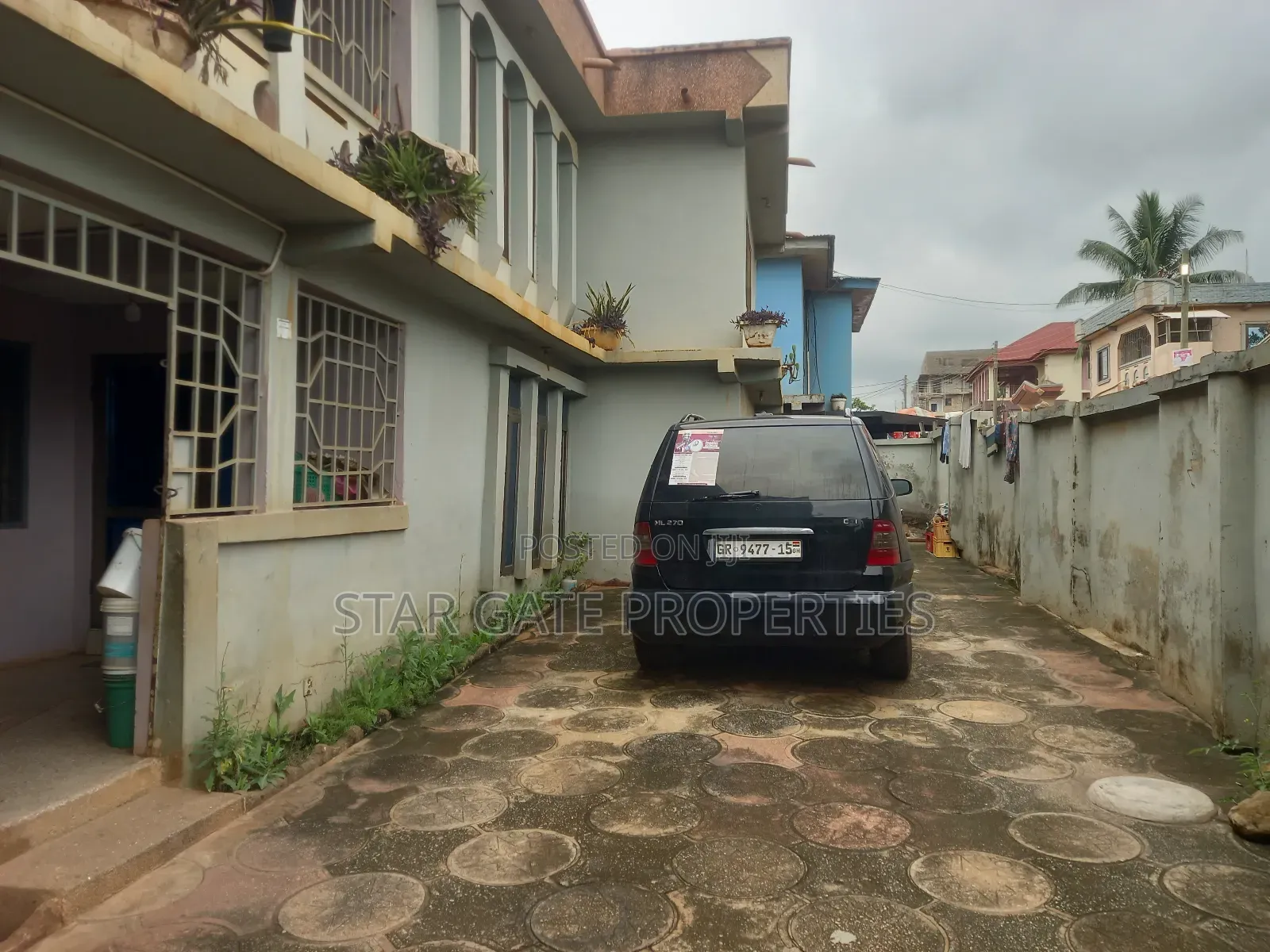 8bdrm House in Breman Abusuakruwa, Kumasi Metropolitan for sale